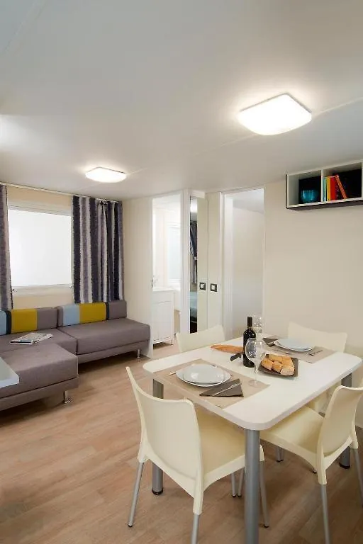 Moniga del Garda Camping San Michele אתר קמפינג